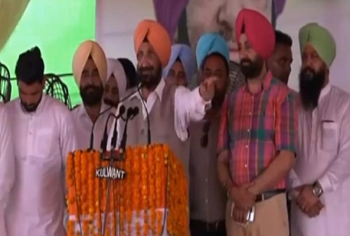 Bikram Majithia and Harsimrat apologize for their grandfather acts said Sukhjinder Singh Randhawa
