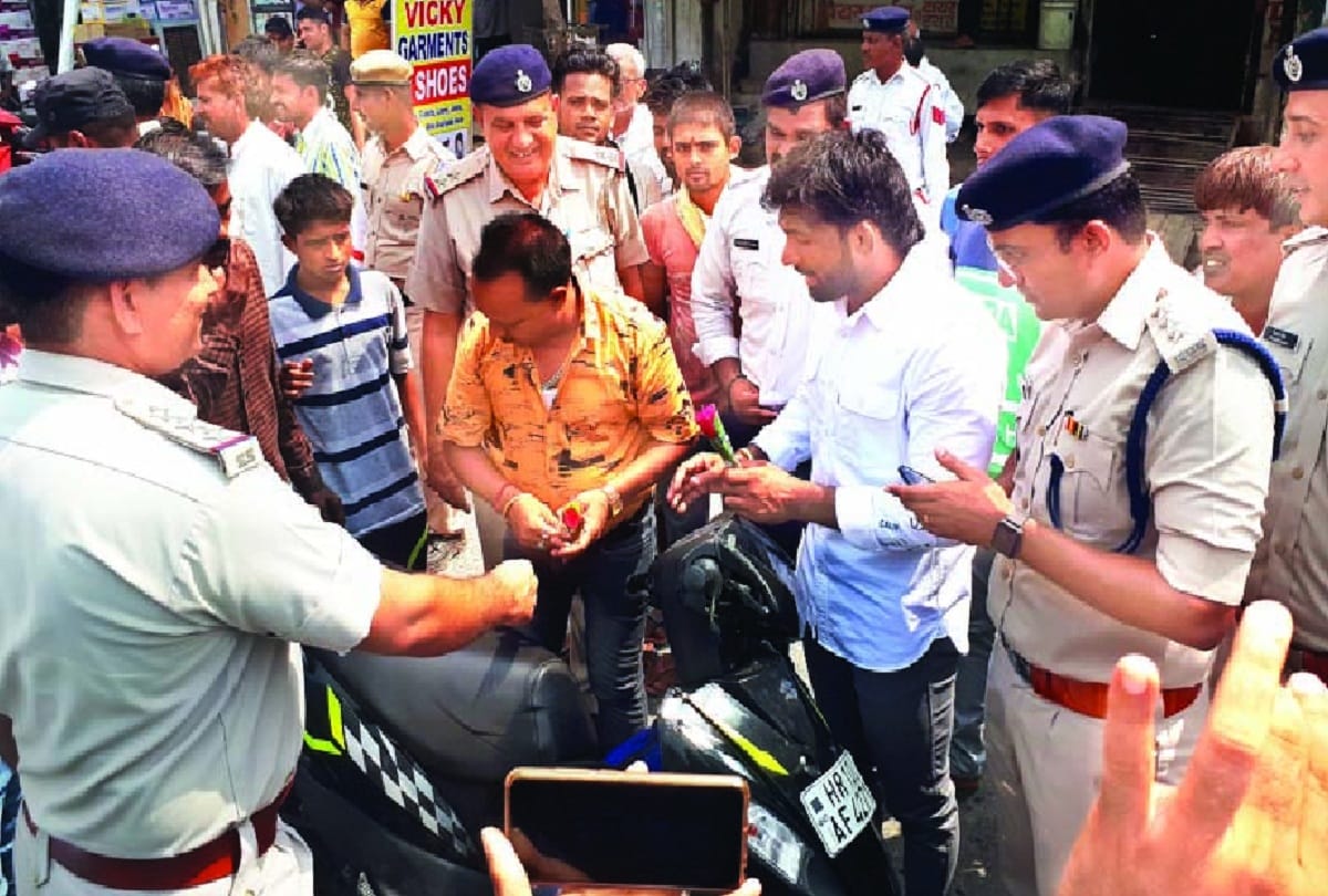Wrestler Yogeshwar Dutt people aware of traffic rules