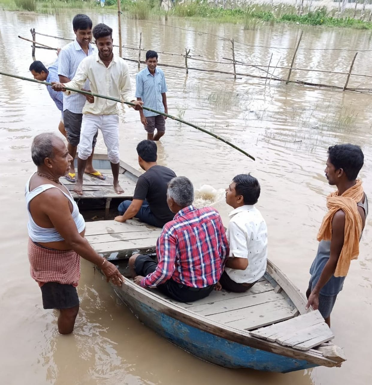 40 feet of water filled in Arvindnagar village, rescue of 40 families