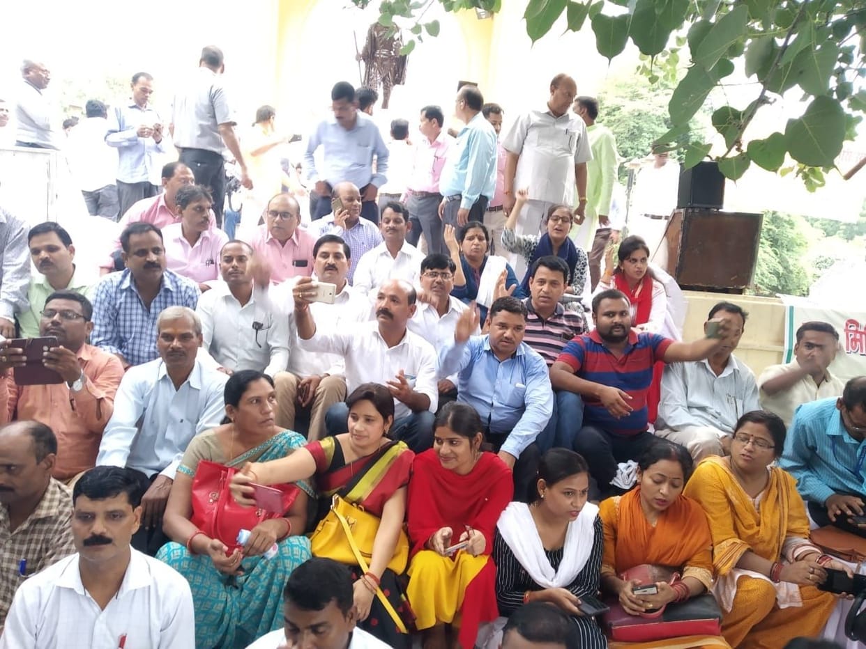 Employees sitting on lock-in offices