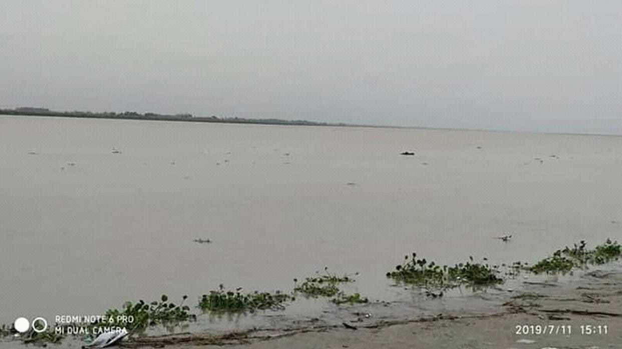 Sarau flow 15 Centimeter above from denger mark