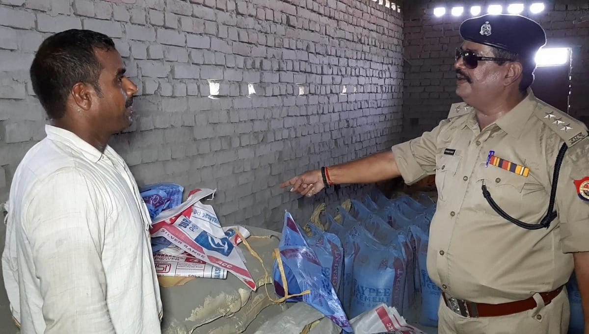 branded companies seized 325 bags of fake cement recovered in Chandauli