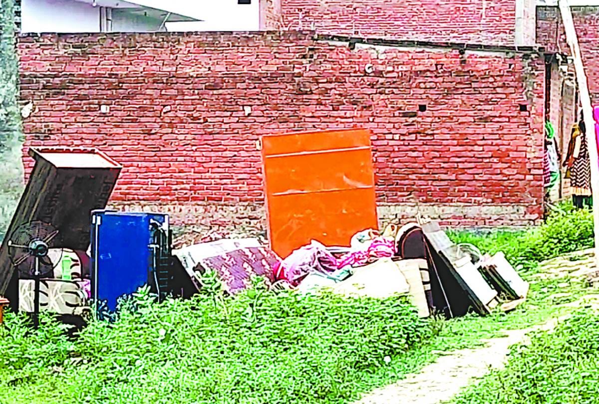 House demolised by jcb