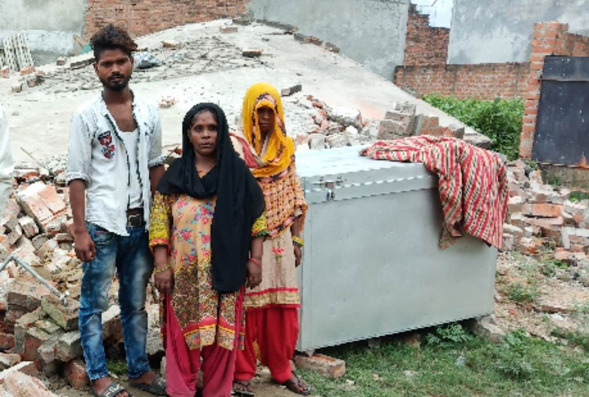 House demolised by jcb