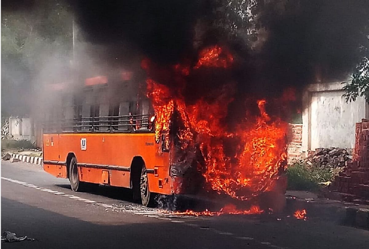 Woman charred to death as bus catches fire in Surat