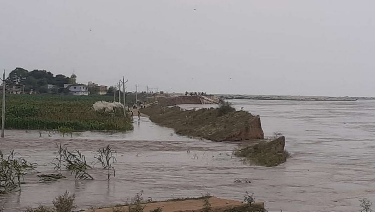 School leave in flood affected areas in ballia dist