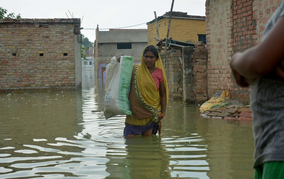 people leave home after water getting enter in his house of varuna river varanasi