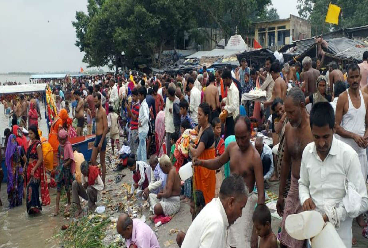 pitru paksha 2019 shradh Devotees Come for Tarpan in Ganga Ghat and Haripadi Soronji
