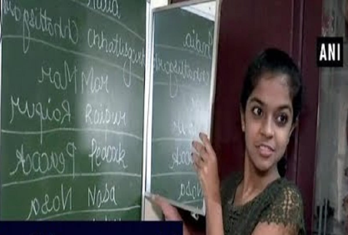 Raipur Girl inspired by film 3 idiots VIRUS becomes master of mirror writing 