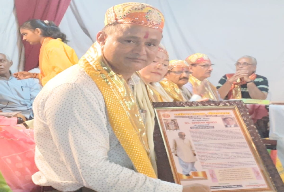 Assistant Professor Ashok conferred with honorary degree in Hindi language