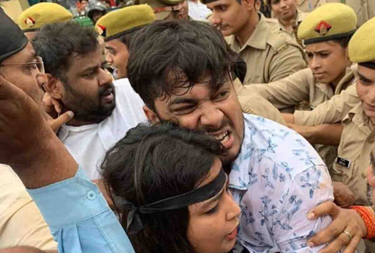 25-year-old Congress candidate karishma thakur arrives to oppose CM Yogi in kanpur rally