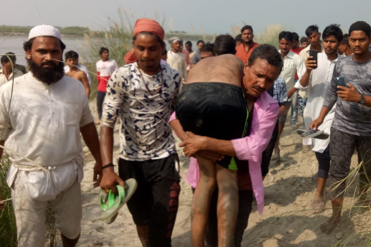 UP news, seven boys sank in yamuna river in shamli kairana, one survived