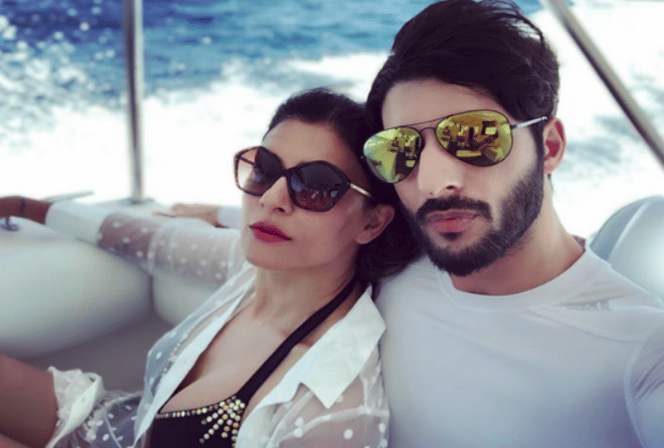 sushmita sen share picture with boyfriend rohman shawl from maldives