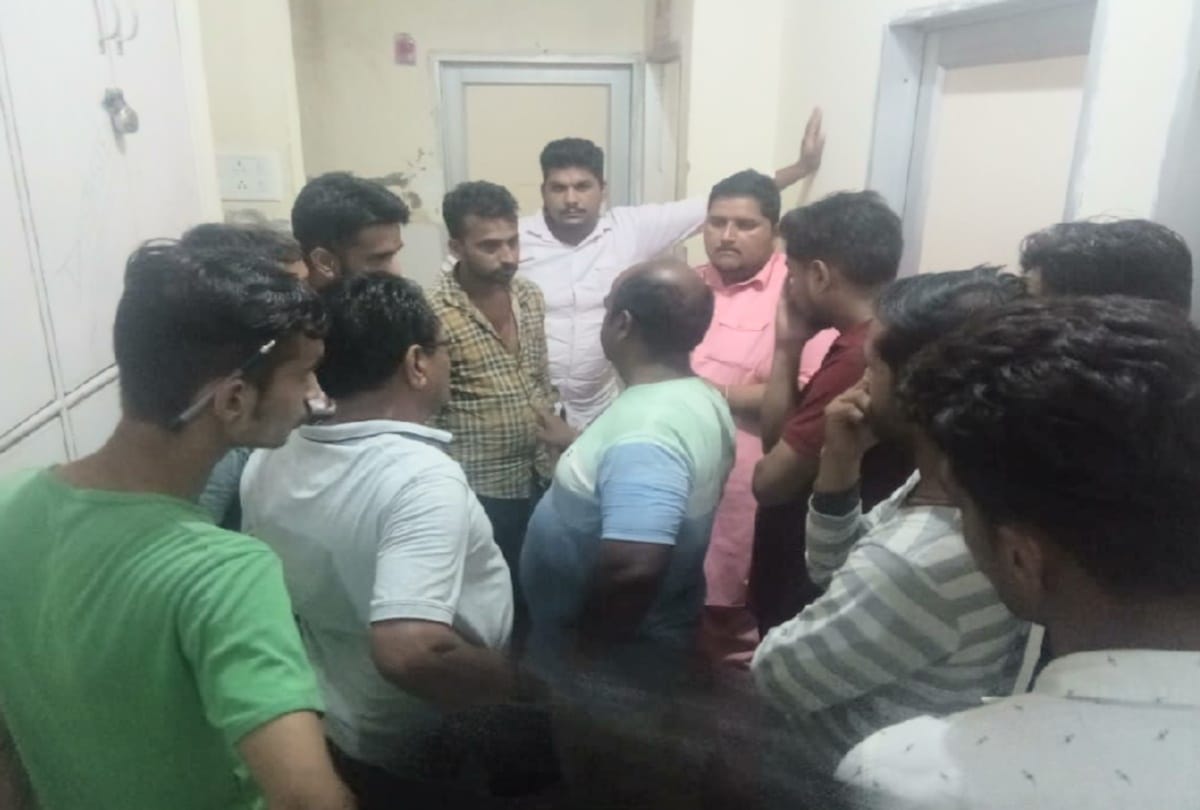 Woman died of snakebite, angry family creates ruckus in hospital in una