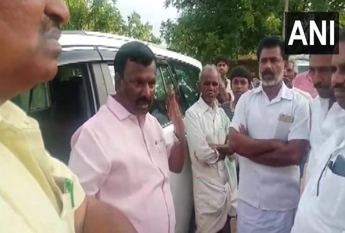 Karnataka People did not give Dalit BJP MP to enter the village says You are untouchable
