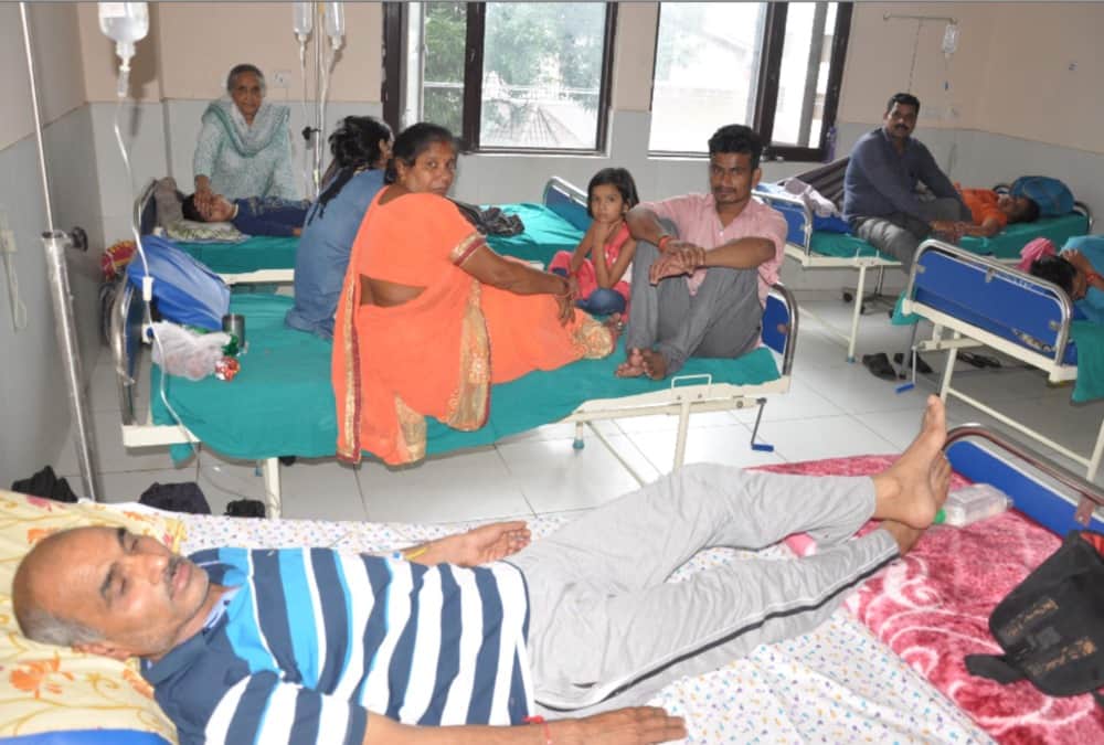 Dengue fever patient increase in dehradun bed and stretcher full in Hospitals