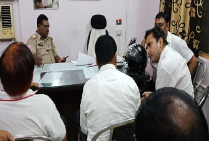 two workers arrested during counting money of daan in banke bihari mandir