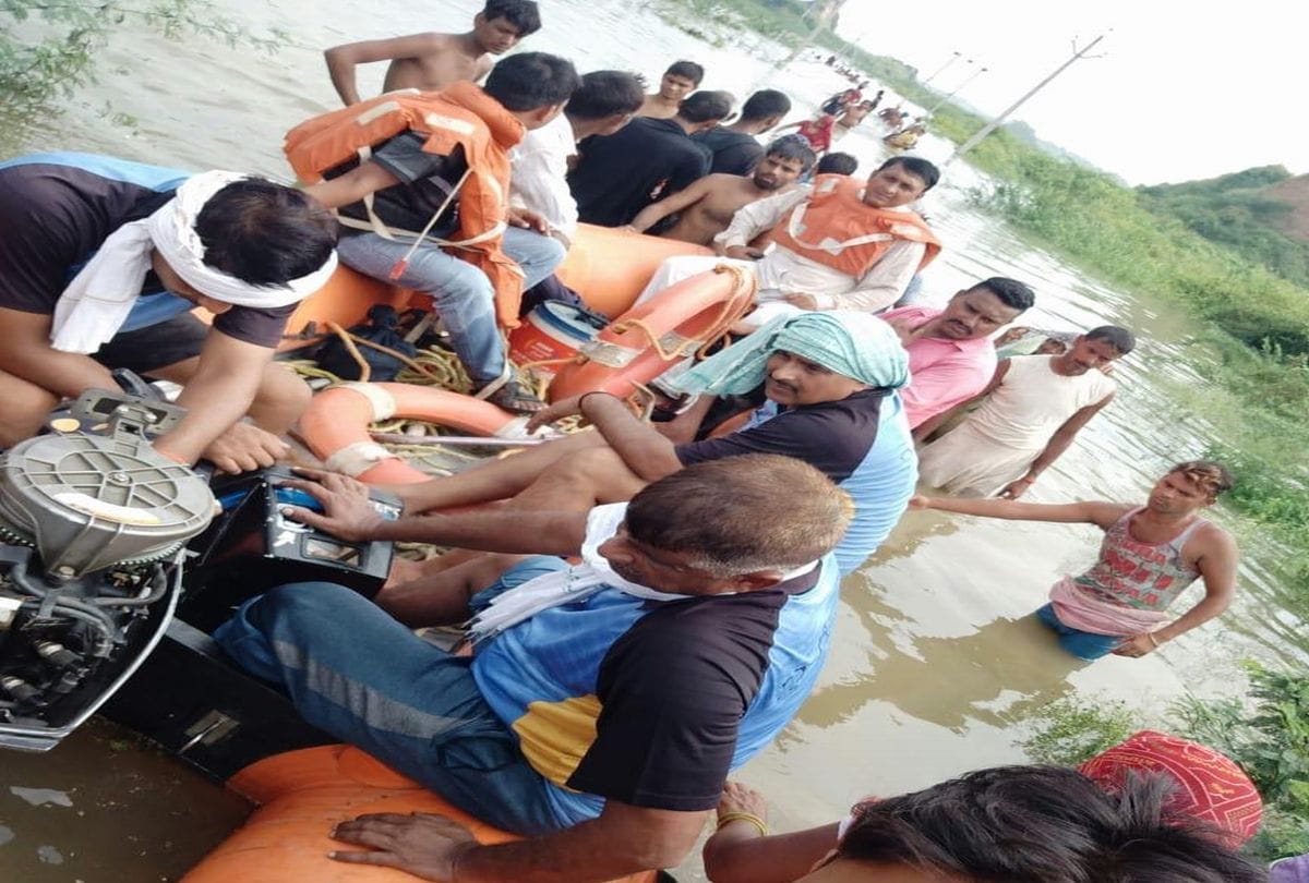 flood In Chambal River Water Level Crossed The Danger Mark in agra