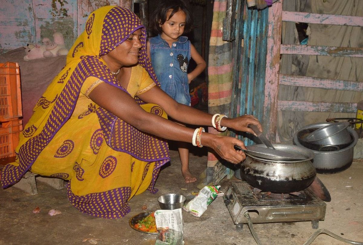 Gujarati women left work due to fear of rumors in agra