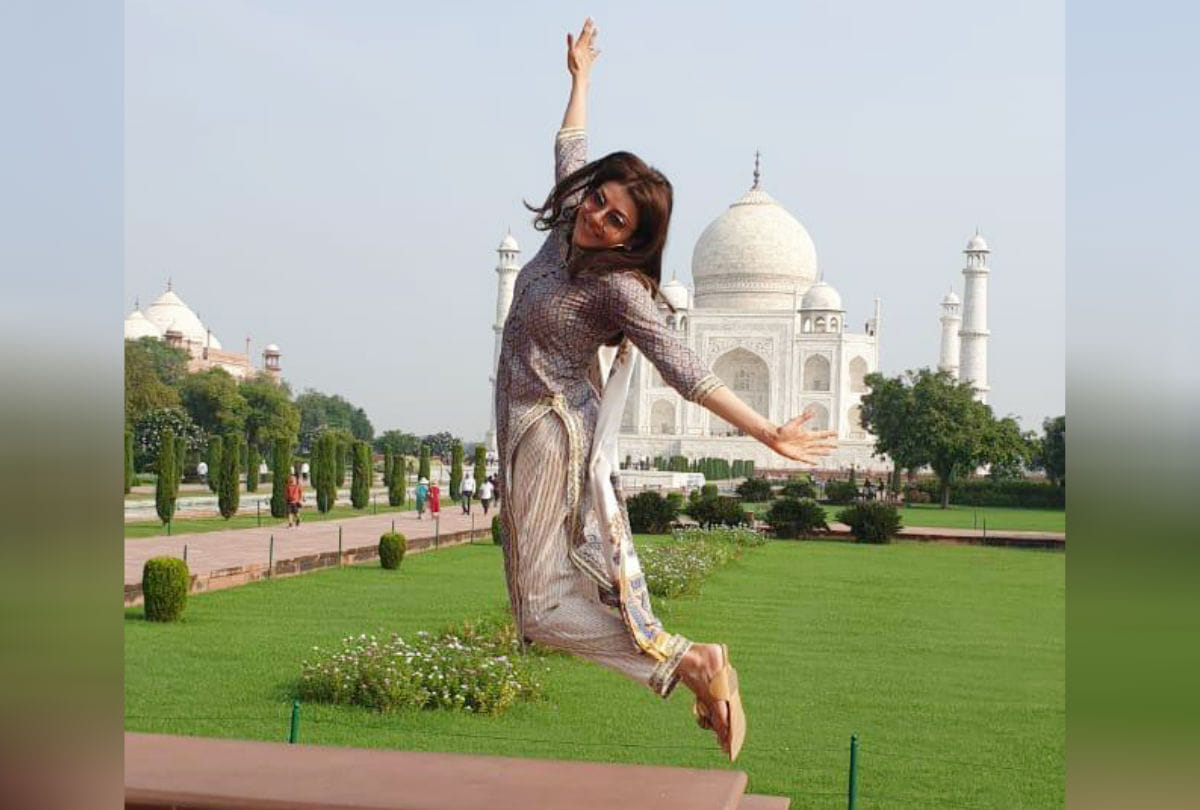 actress kajal aggarwal to visit the Taj Mahal
