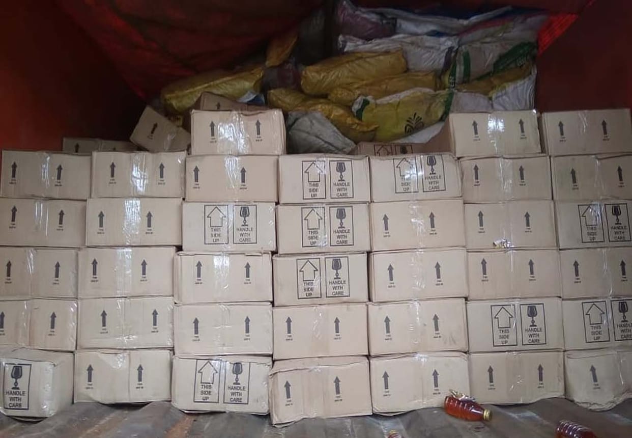 Police caught huge amounts of alcohol in unnao