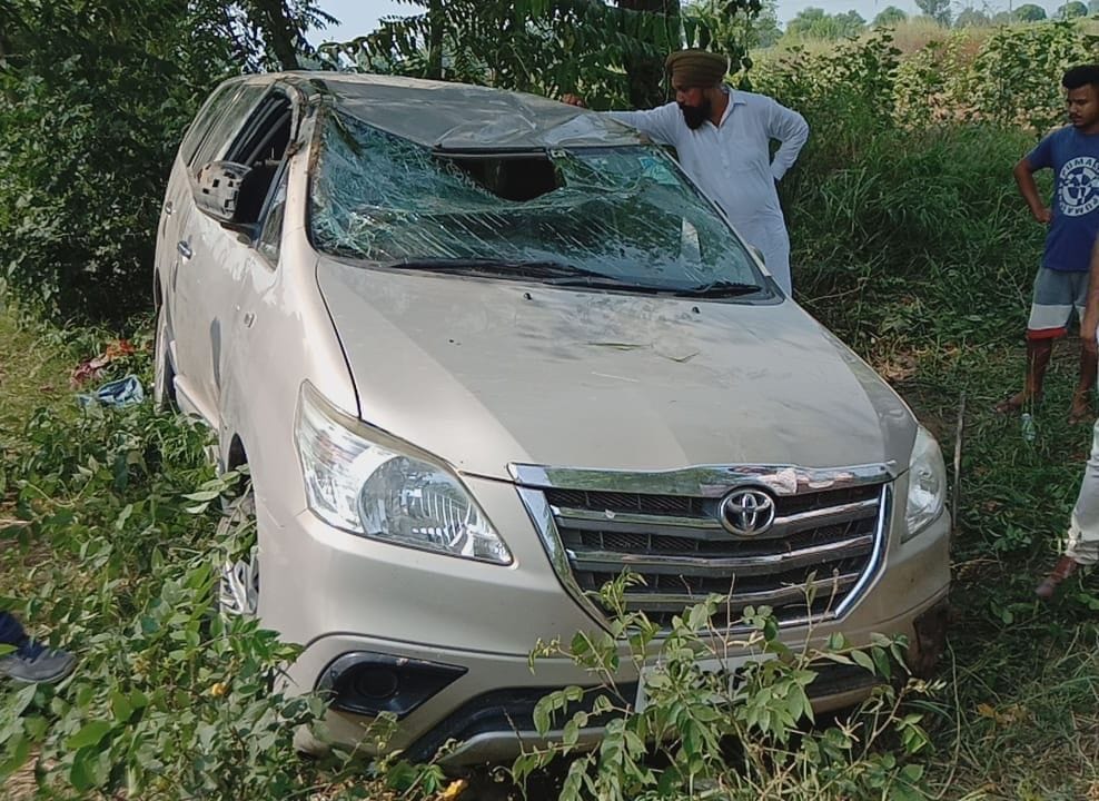 uncontrolled car landed in the field to save the bull