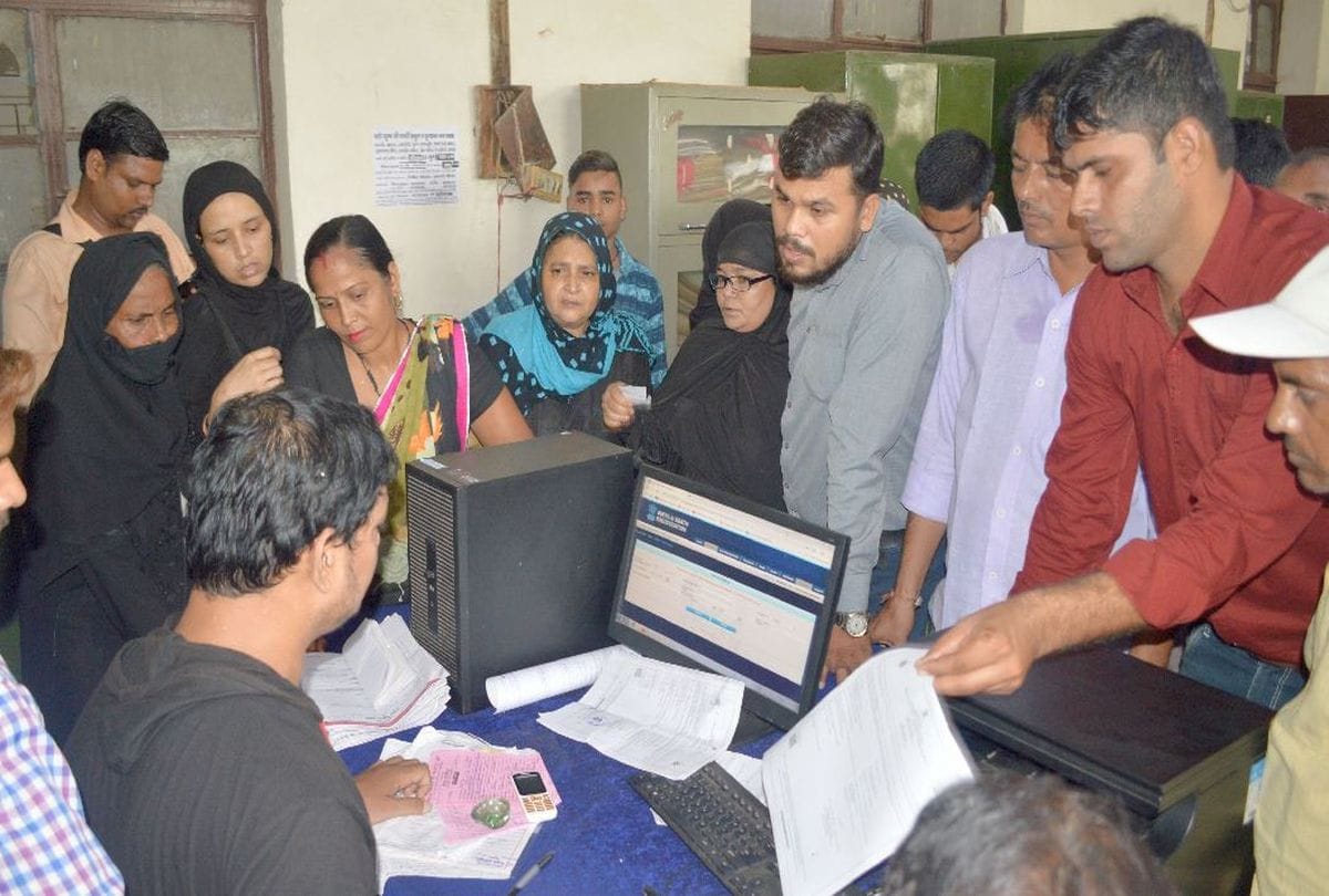 Amar Ujala Sting Operation Exposed Of Corruption in Agra Municipal Corporation