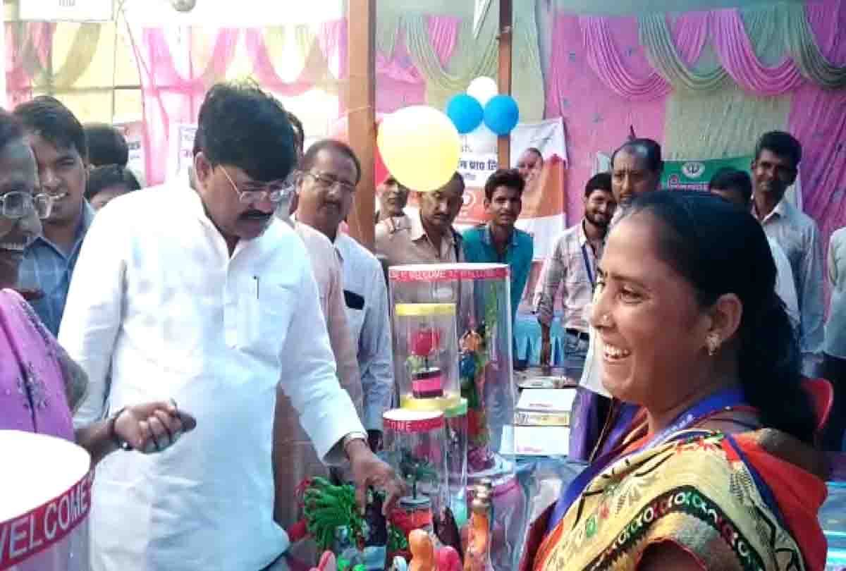 Minister in-charge Jai Kumar Singh Jackie gave the advice to the woman