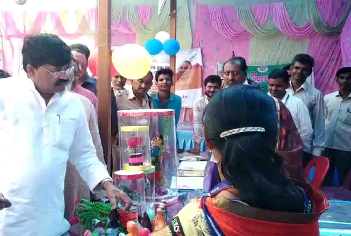 Minister in-charge Jai Kumar Singh Jackie gave the advice to the woman