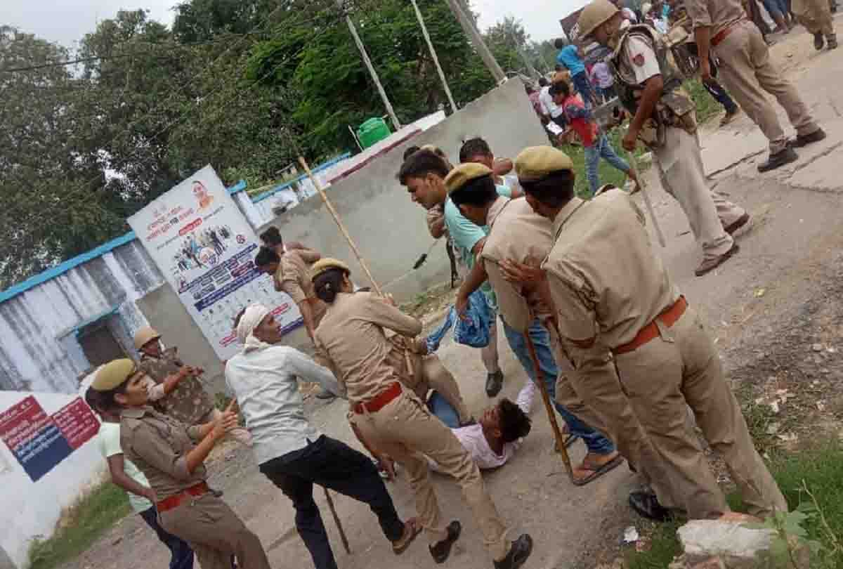 Police were beaten students while they going to meet DM