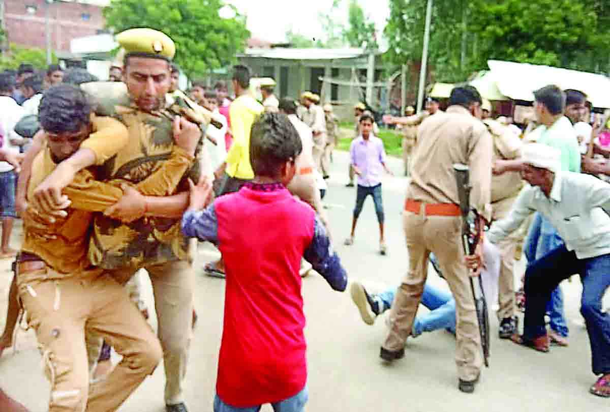 Police were beaten students while they going to meet DM