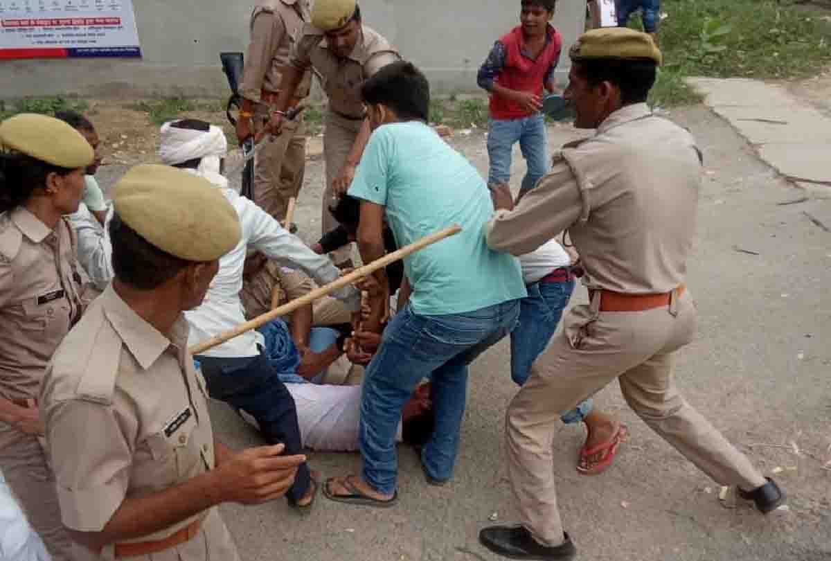 Police were beaten students while they going to meet DM