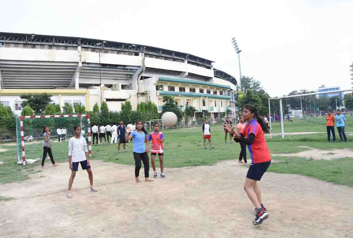 70 players show their strength at Greenpark Stadium for handball competition
