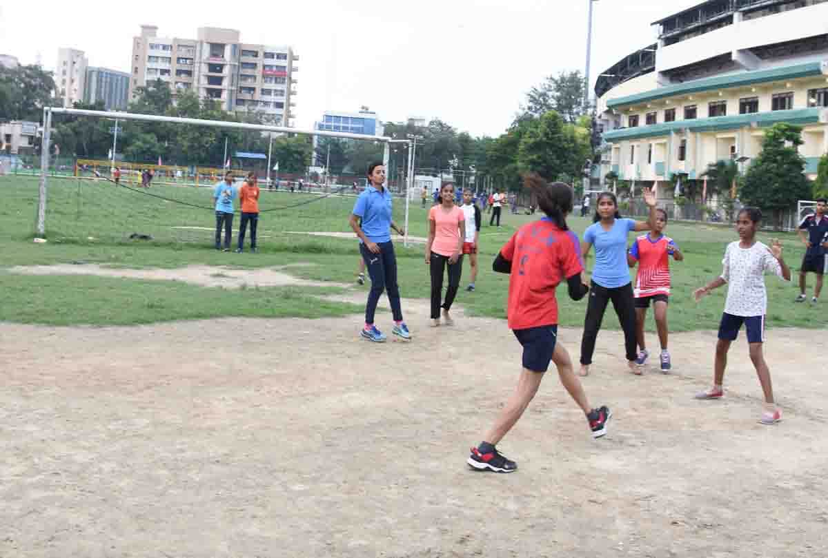 70 players show their strength at Greenpark Stadium for handball competition