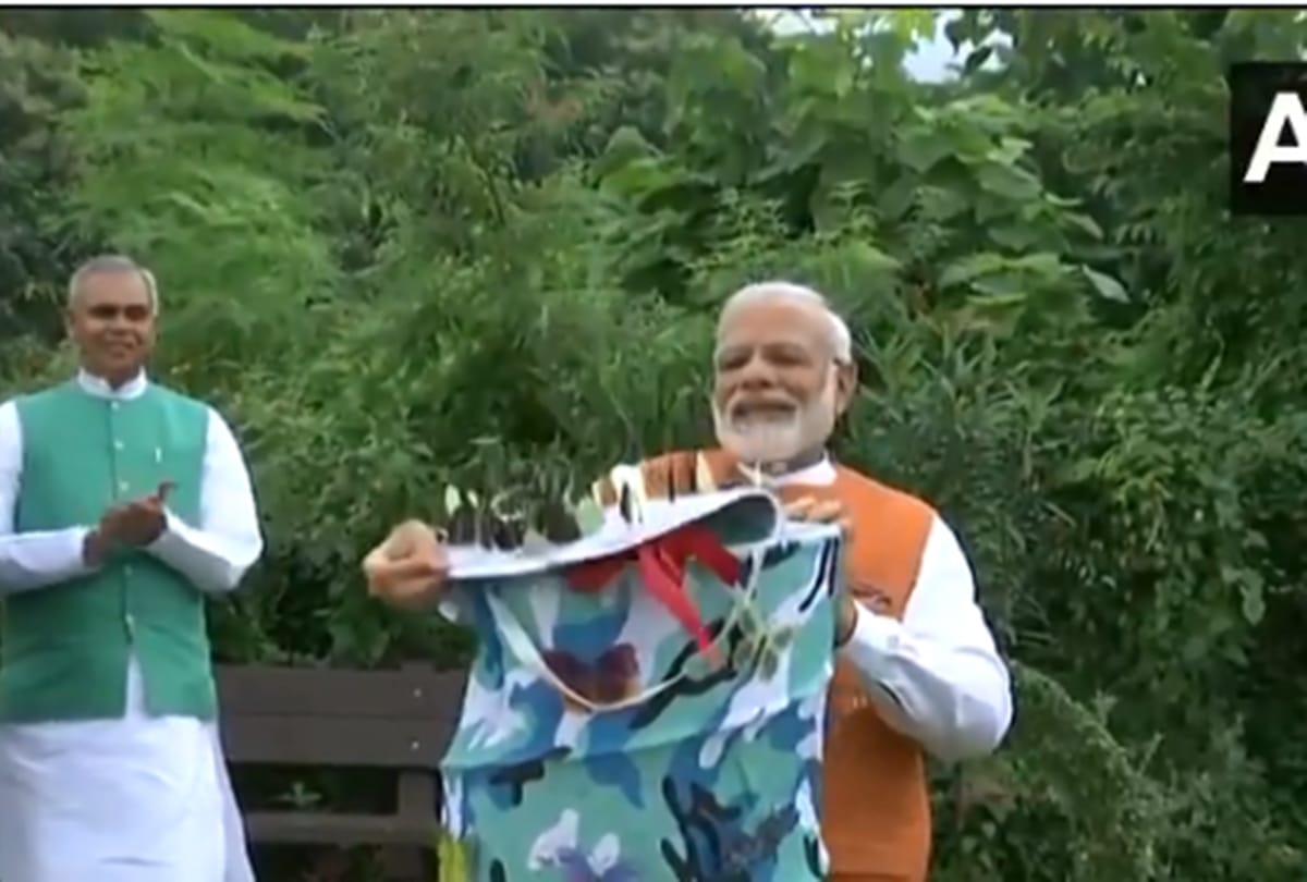 PM Modi at Butterfly Garden and Jungle Safari Tourist Park in Kevadiya Gujarat on his Birthday