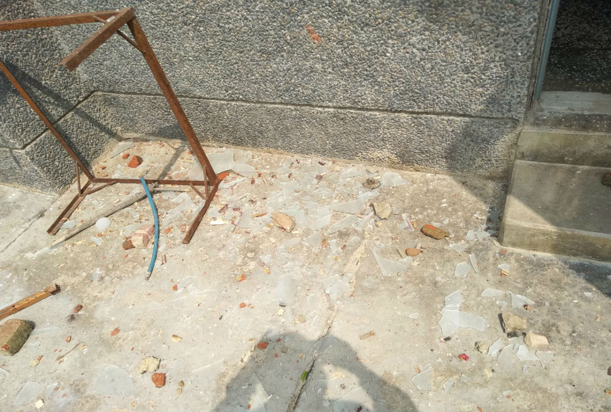 students pelted stones on principal's house after school girl death in mainpuri