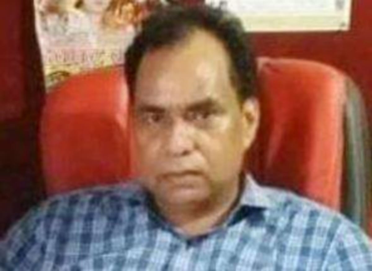 ballia businessman hanged suicide in sigara hotel in varanasi