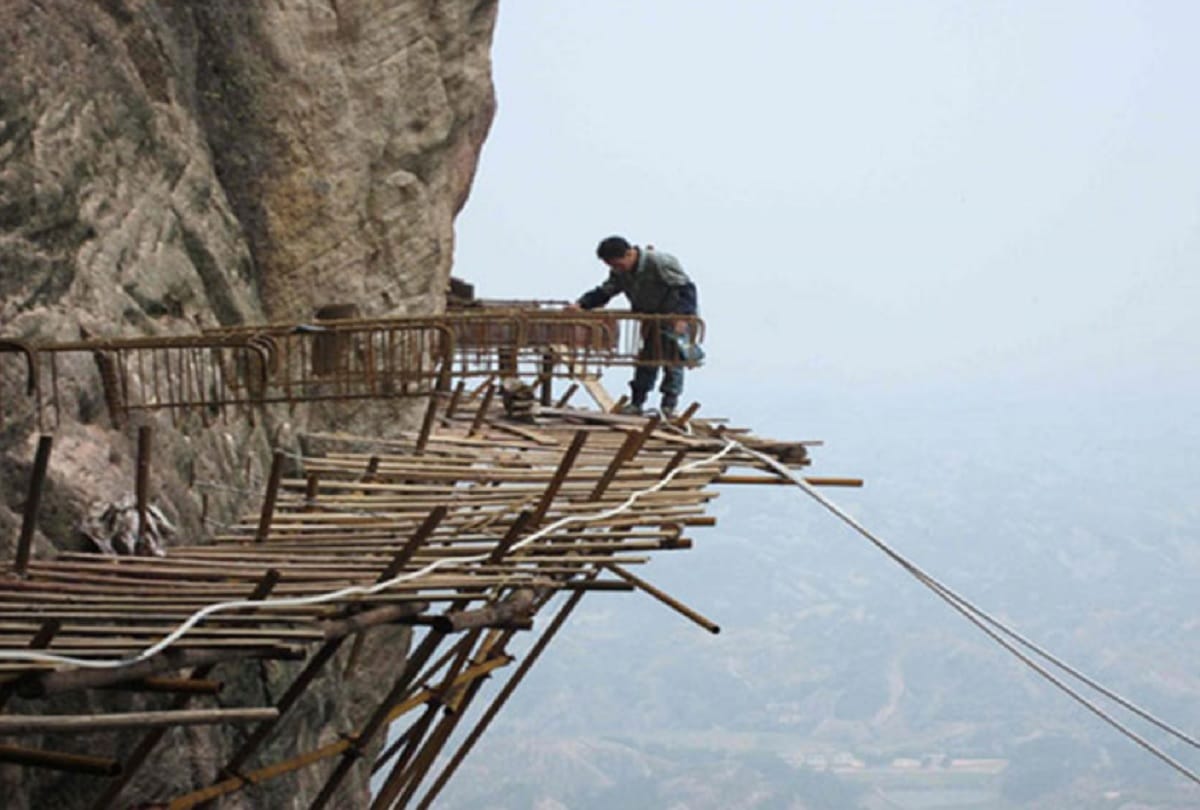 Worlds Five Most Dangerous Paths that barely the bravest would attempt