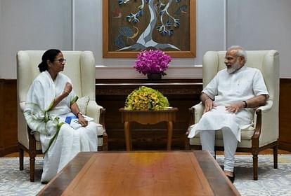 West Bengal: सीएम ममता बनर्जी ने फिर निभाई परंपरा, पीएम मोदी को भेजा बंगाल के खास आमों का तोहफा CM Mamata Banerjee sends Bengal top varieties of mangoes to President Murmu and PM Modi