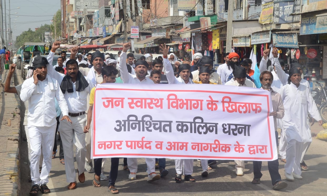 Councilors began to sit on indefinite strike due to stalled sewer and water problem