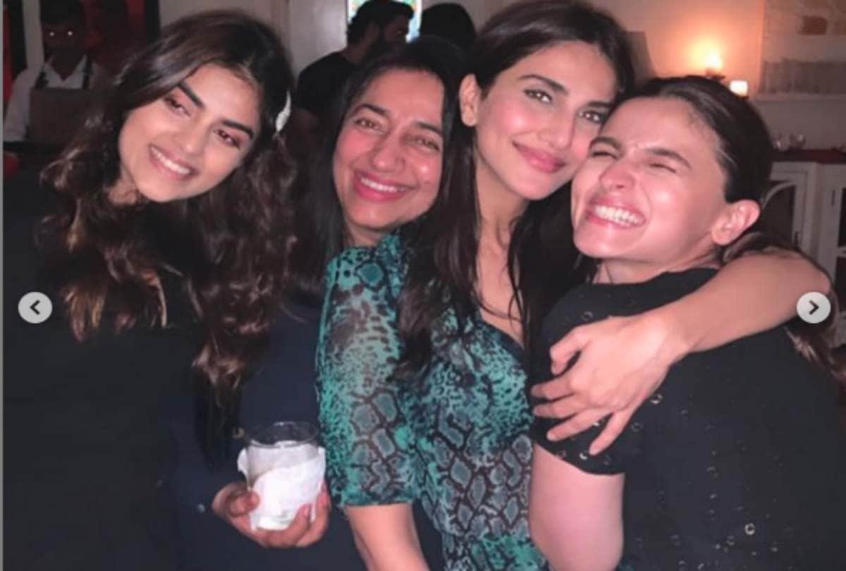 ranbir kapoor and alia bhatt hugs each other at her best friend akansha ranjan birthday party