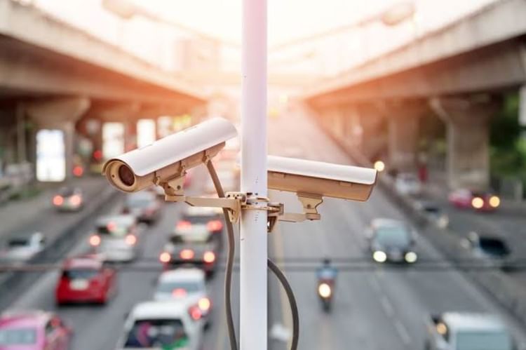 Delhi On Top In The World For Installation Of Cctv Cameras Per Square  Kilometer Area - Amar Ujala Hindi News Live - सीसीटीवी कैमरे लगाने के मामले  में दिल्ली दुनिया में नंबर वन, मुख्यमंत्री अरविंद केजरीवाल ने दी बधाई