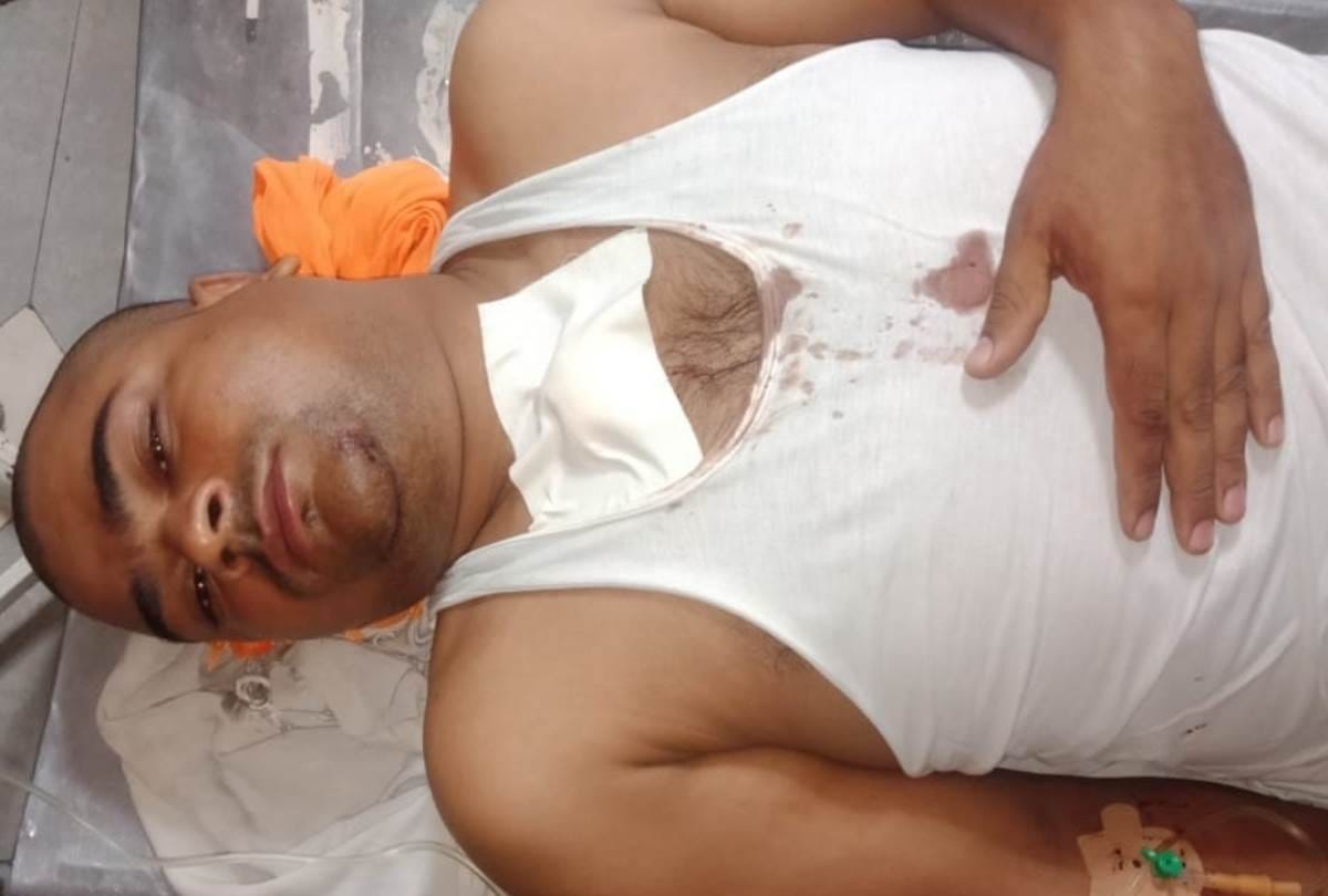 criminals shot a salesman of beer shop in lucknow