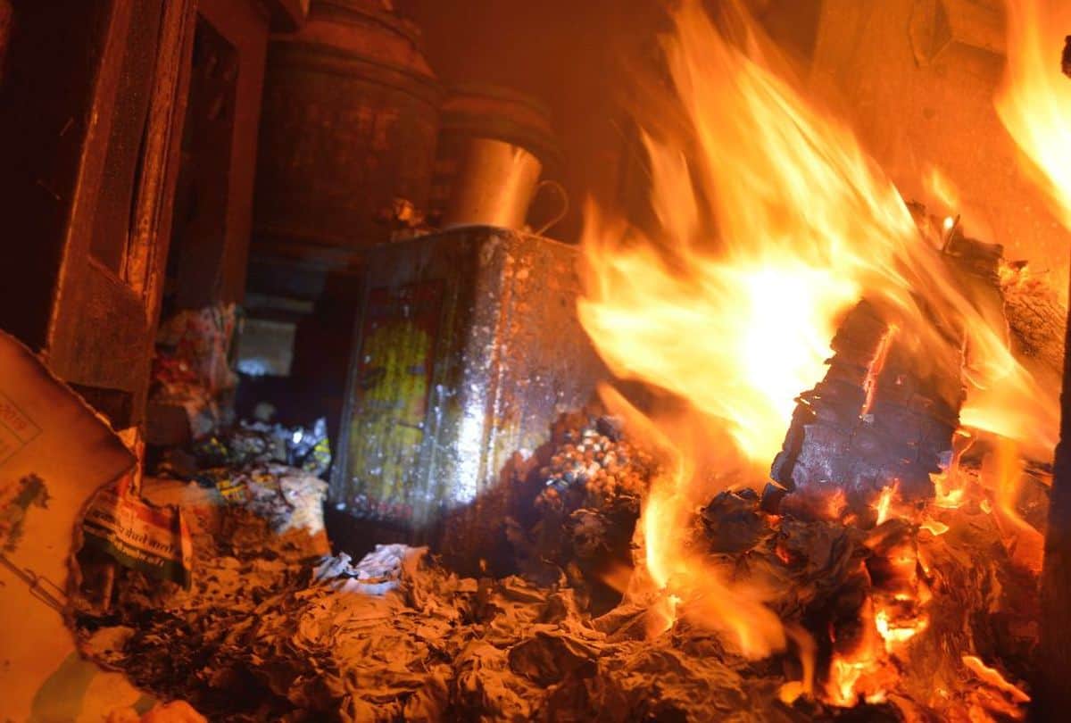 Clash in Semra Village Fire in Shops By People Update News