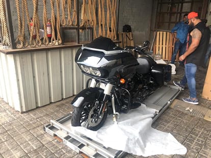 Delhi Traffic Police fined harley davidson road glide special rider to listen inbuilt music system