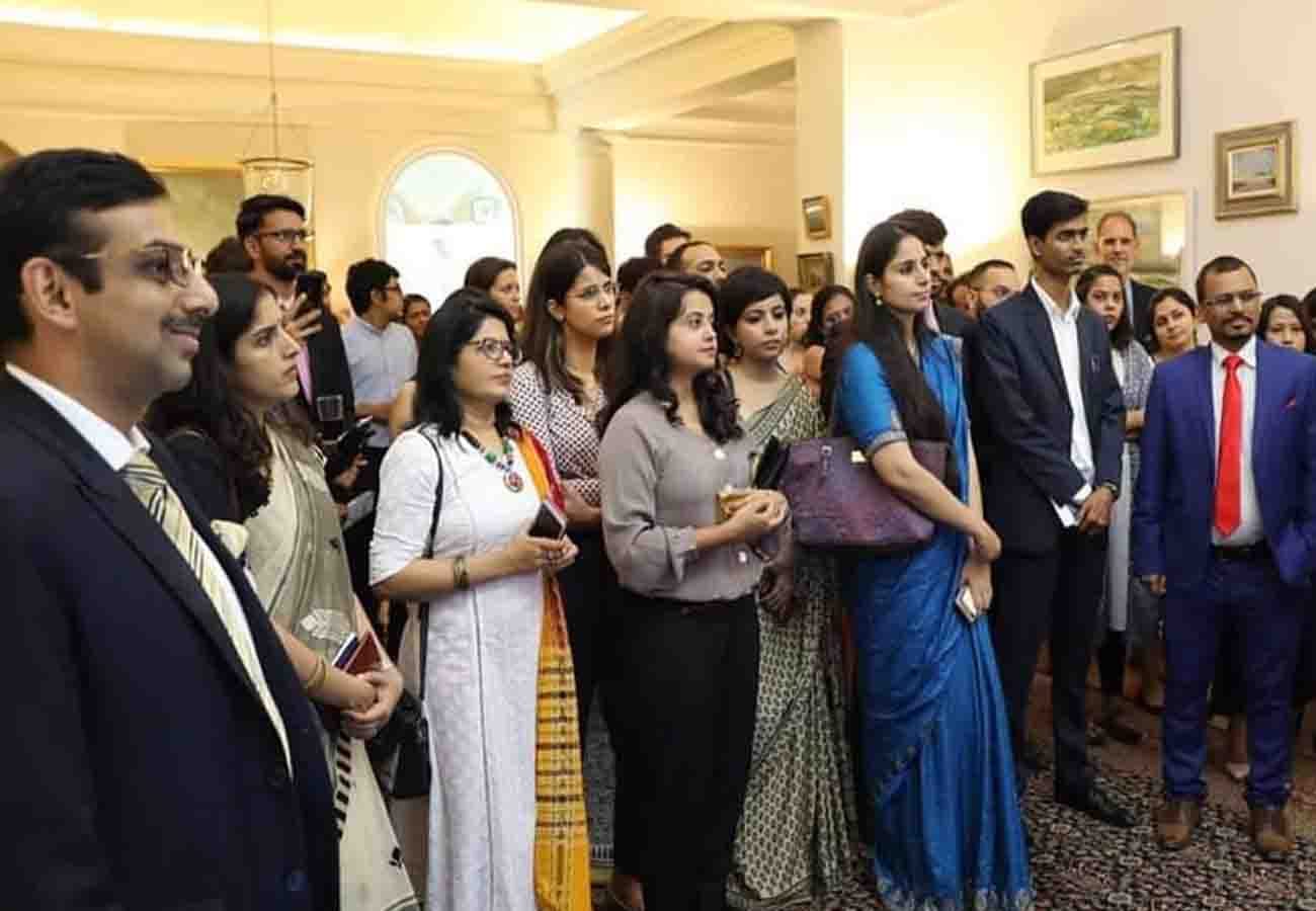 get 46 lakh scholarship to sonakshi from kanpur