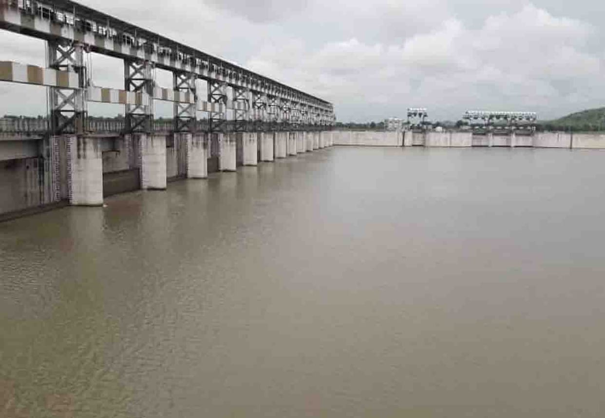 four people saved from dangerous situation in mahoba up