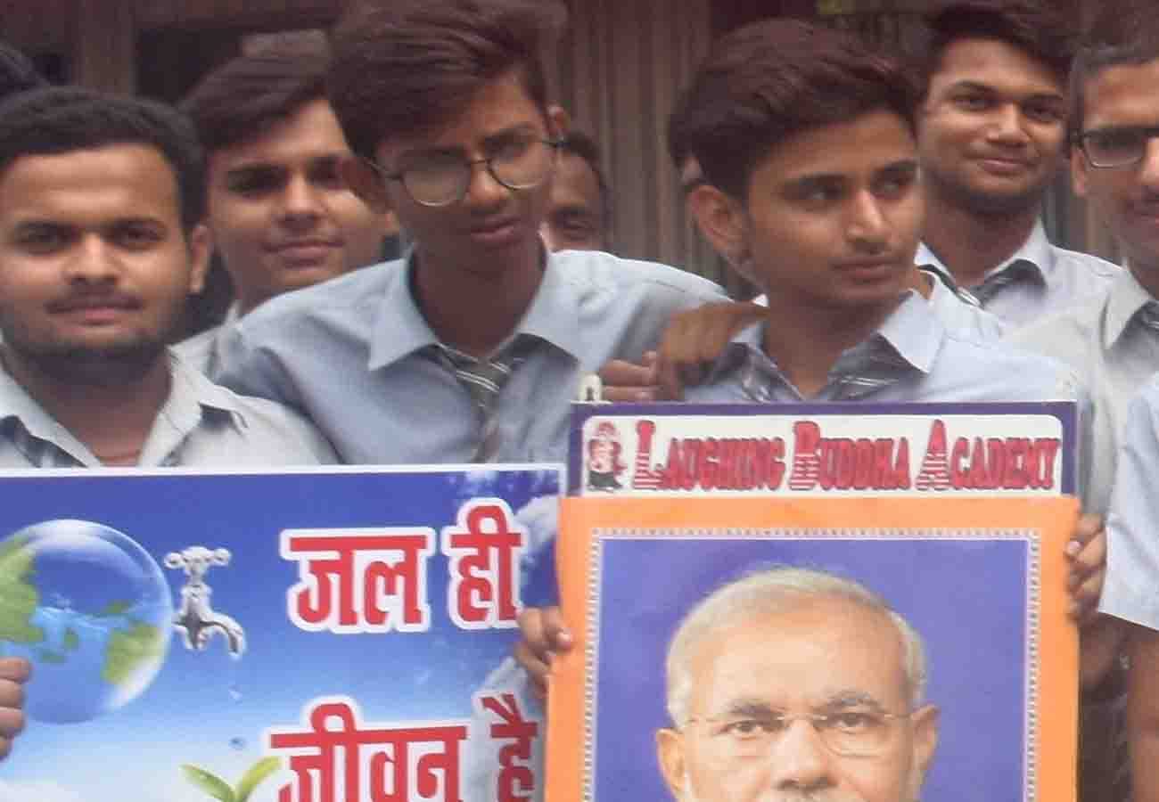 students held Rally to create awareness towards water conservation in kanpur
