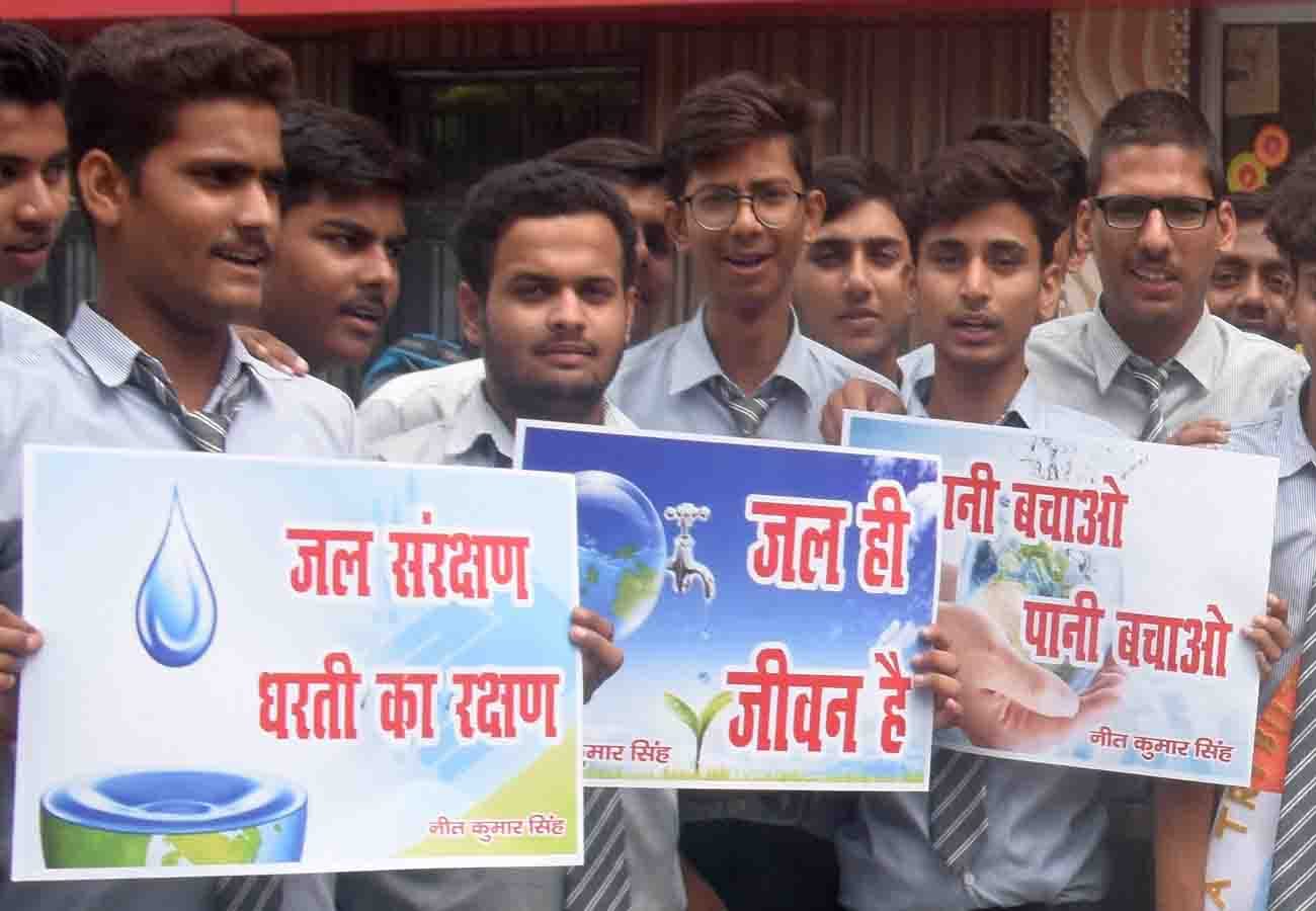 students held Rally to create awareness towards water conservation in kanpur