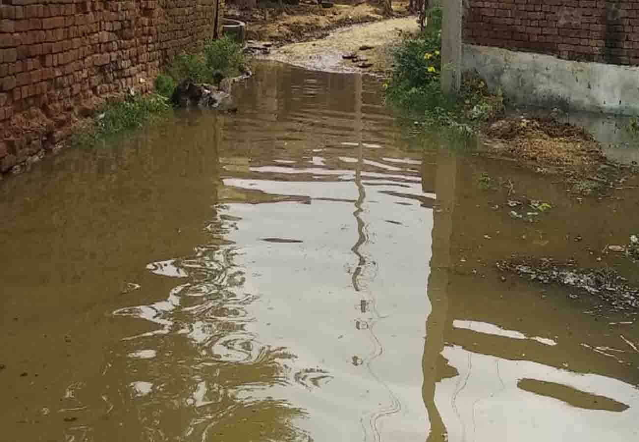 Yamuna rising water level made trouble for people in up